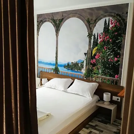 Guest house Флора Пом Pomorie