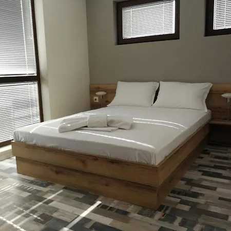 Флора Пом Guest house Pomorie